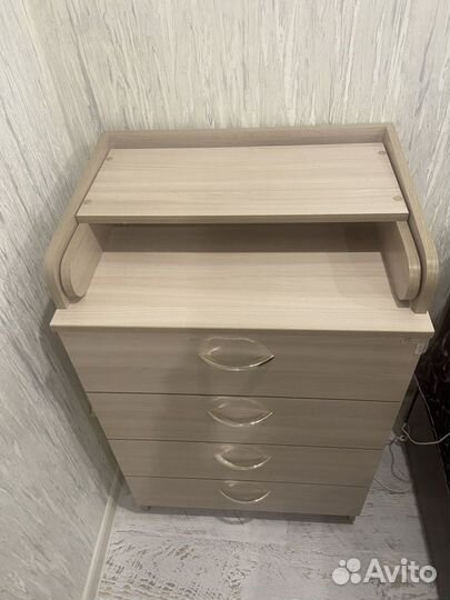 Комд с пелинальным столиком