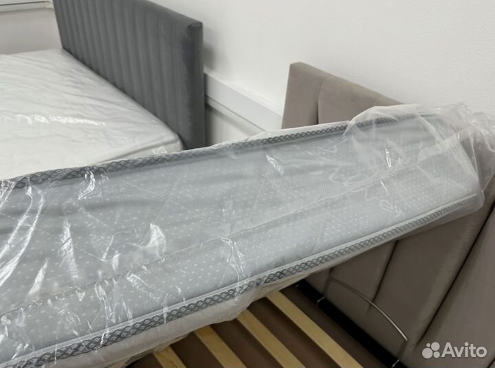 Кровать с подъемным механизмом