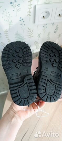 Ботинки демисезонные 23 размер новые