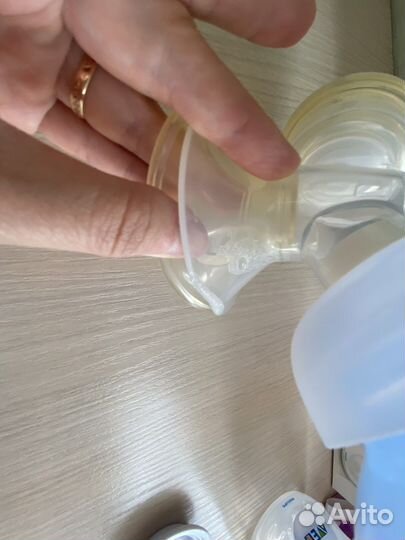 Молокоотсос ручной Avent (авент) плюс пакеты