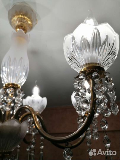 Хрустальная люстра