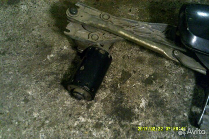 Стеклоочиститель на 124 мерс