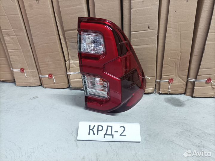 Фонарь правый Toyota Hilux 8 2015