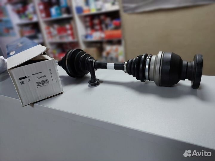 Привод в сборе WV tiguan 07- лев. МКПП 305768 GKN