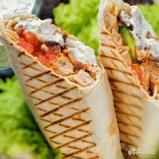 Повар шаурмист в теплый павильон