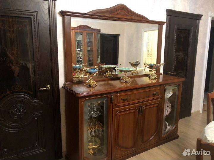 Трюмо с зеркалом