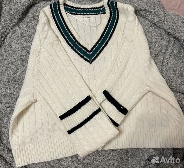 Свитер женский