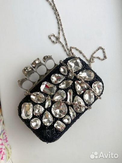 Alexander mcqueen клатч с цепочкой