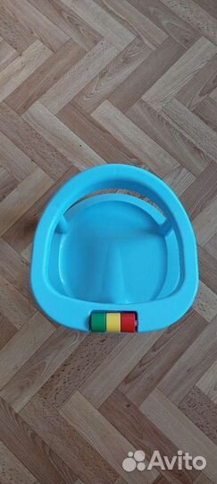 Сиденье в ванную для купания малыша