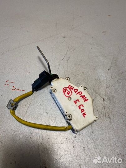 Активатор замка крышки багажника Volkswagen Sharan