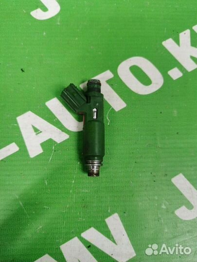 Форсунка топливная Toyota Avensis 2