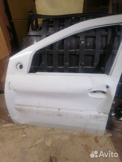Дверь под ремонт