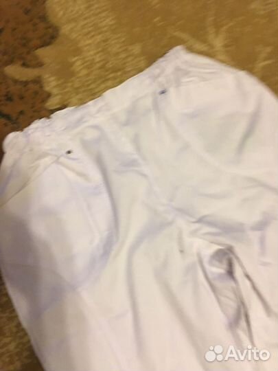 Медицинский костюм и халаты