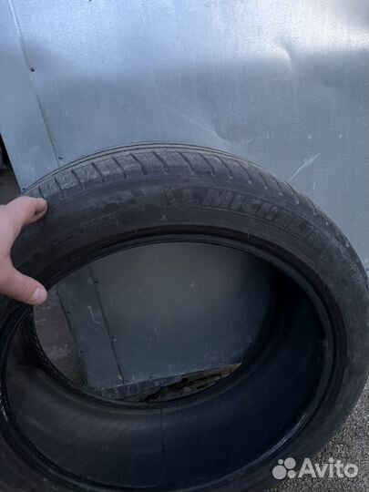 Michelin Pilot Sport 3 245/45 R19