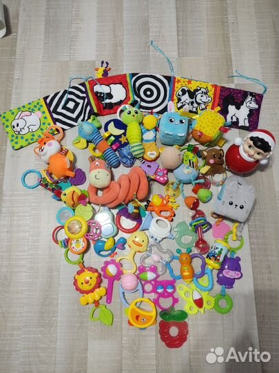 Игрушки для малышей пакетом
