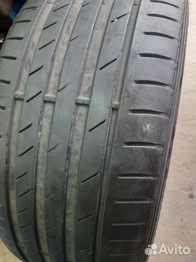 Kumho Road Venture 798 245/40 R20
