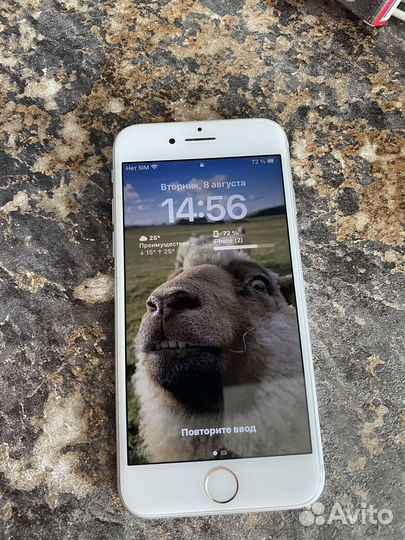Телефон iPhone 8 64 gb