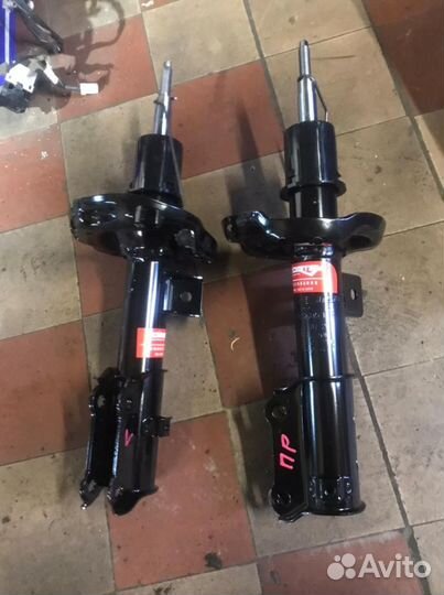 Амортизатор передний Hyundai Solaris 2 Kia Rio 4