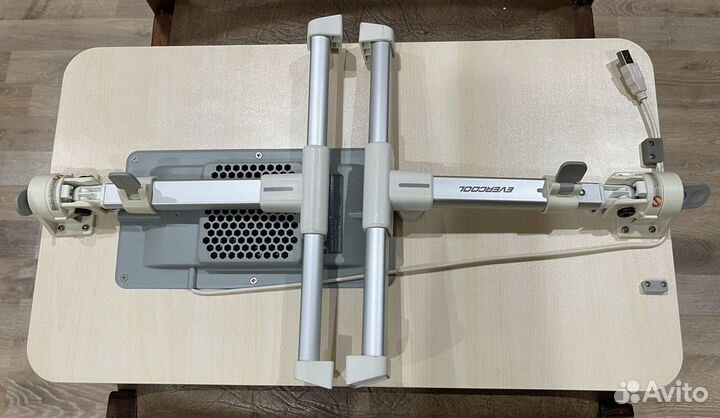 Cтолик (подставка) для ноутбука с охлаждением