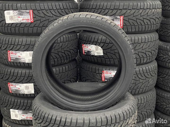 RoadX RX Frost WU01 245/40 R19 98H