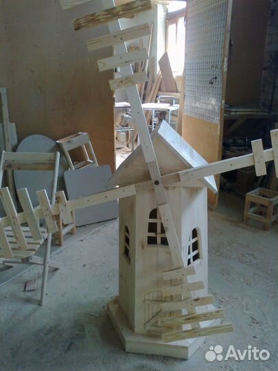 Мельница декоративная из дерева