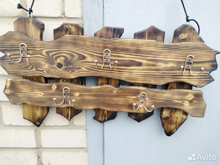 Вешалка для одежды настенная ручной работы