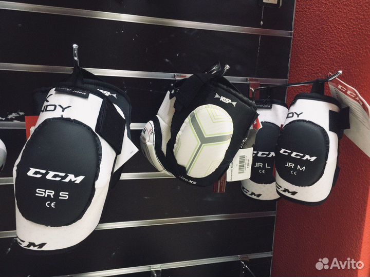 Перчатки, налокотники для хоккея с мячом