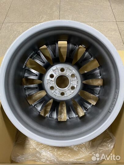 Оригинальные литые диски R20 Toyota LC300