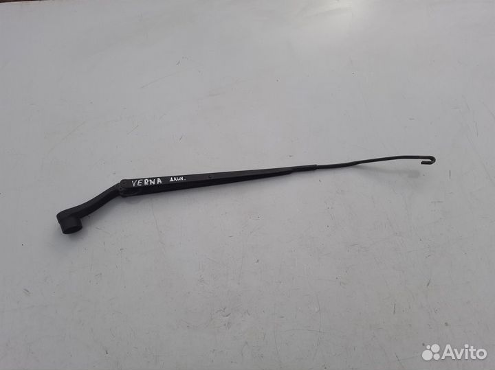 Поводок стеклоочистителей правый Kia RIO 2005-2011