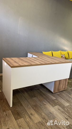 Письменный / компьютерный стол