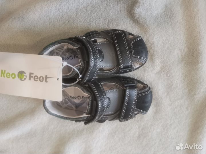 Сандалии детские для мальчиков 25 новые