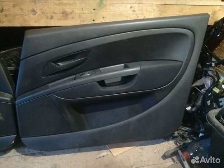 К-кт обшивки двери fiat Punto