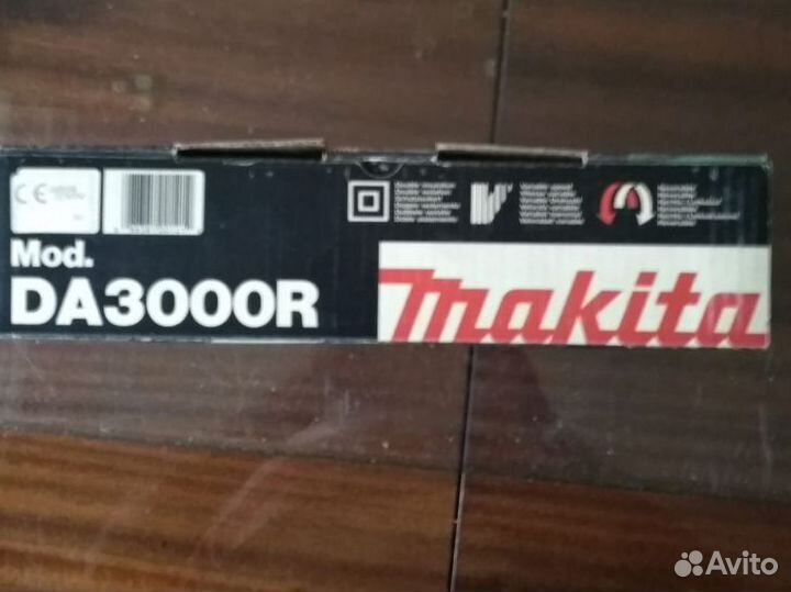 Угловая дрель makita