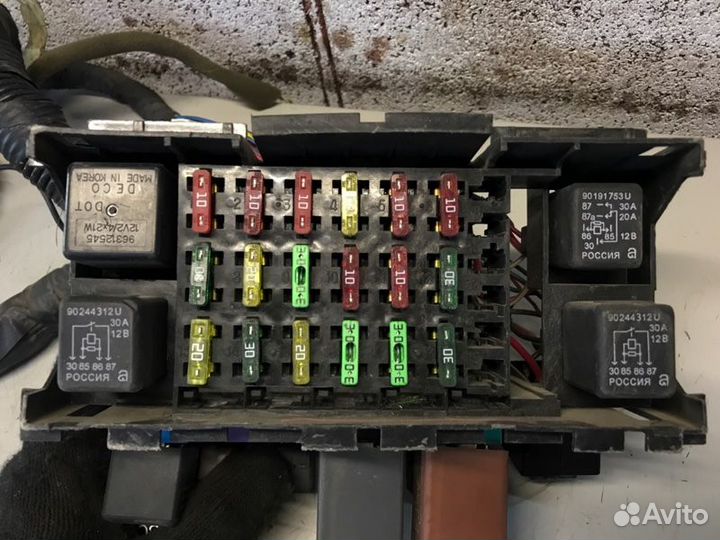 Блок предохранителей Daewoo Nexia седан 1.5 16