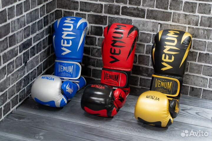 Боксерские перчатки Venum