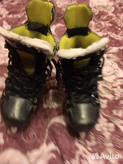 Коньки хоккейные