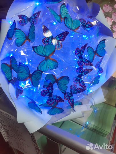 Светящийся букет из бабочек