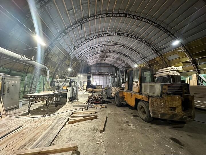 Здание, 609.2 м²