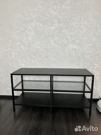 Стеклянная тумба под тв