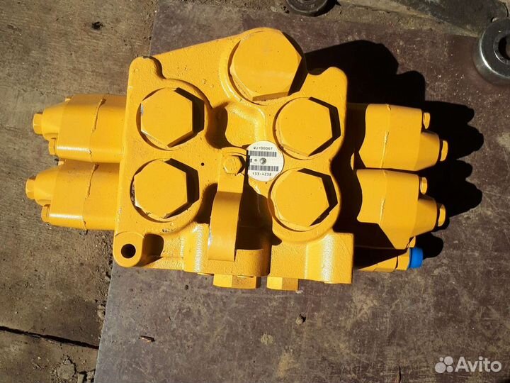 Блок клапана 133-4238. Caterpillar 938G