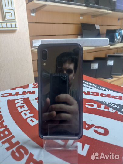 Samsung Galaxy A20, 3/32 ГБ