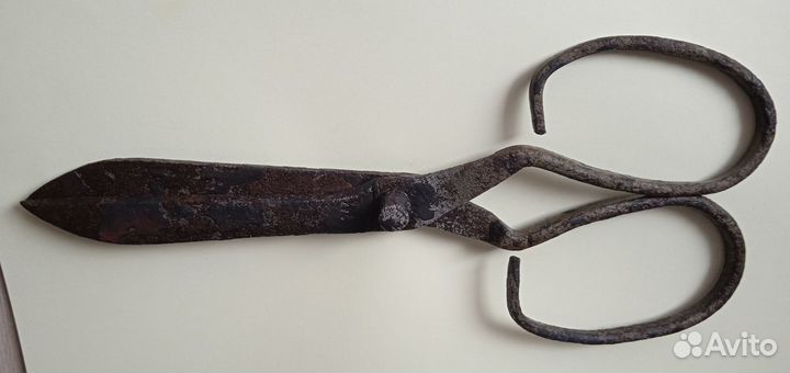 Старинные кованные ножницы
