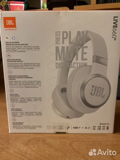 Беспроводные наушники JBL live660nc