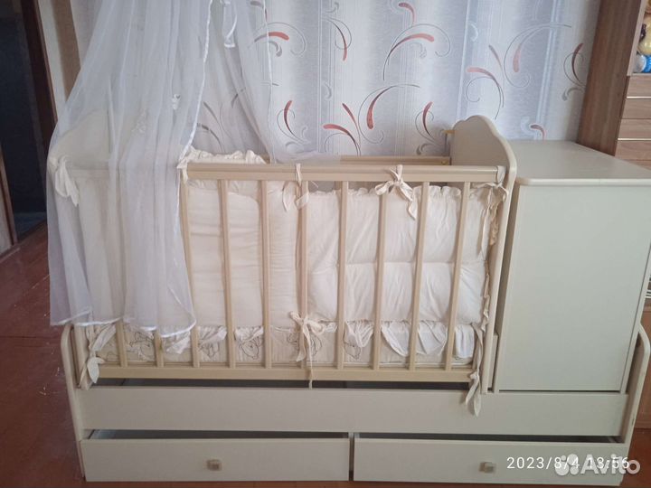 Краватка комод маятник