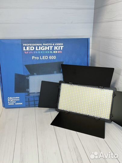 Видеосвет RGB LED 600 + Штатив