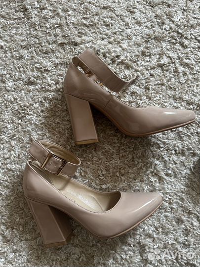 Туфли женские 38 размер бежевые