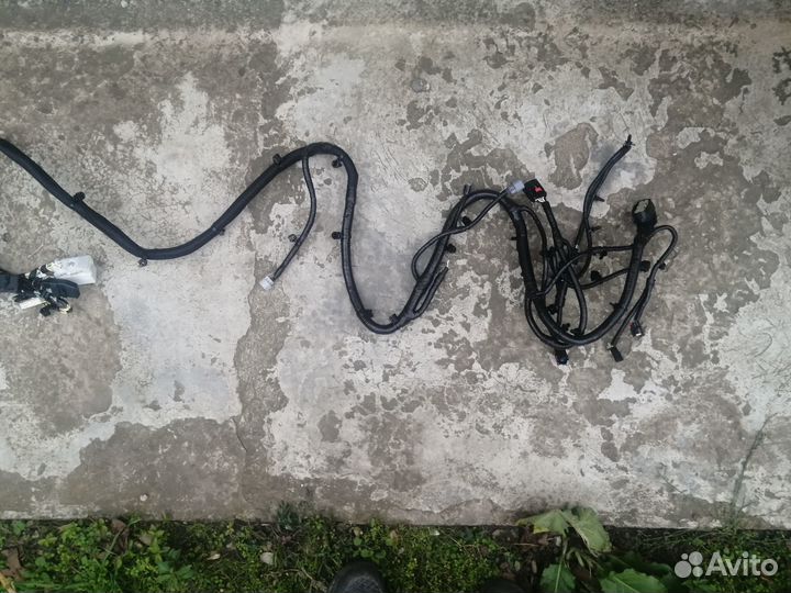 Проводка моторного отсека Jeep Grand Cherokee WK2