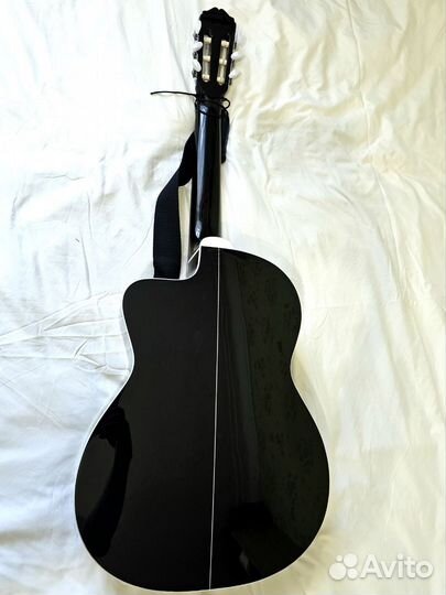 Классическая гитара с подключением Takamine GC2CE