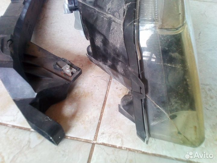 Фара на Хонда Стрим 2007-2009 г.в