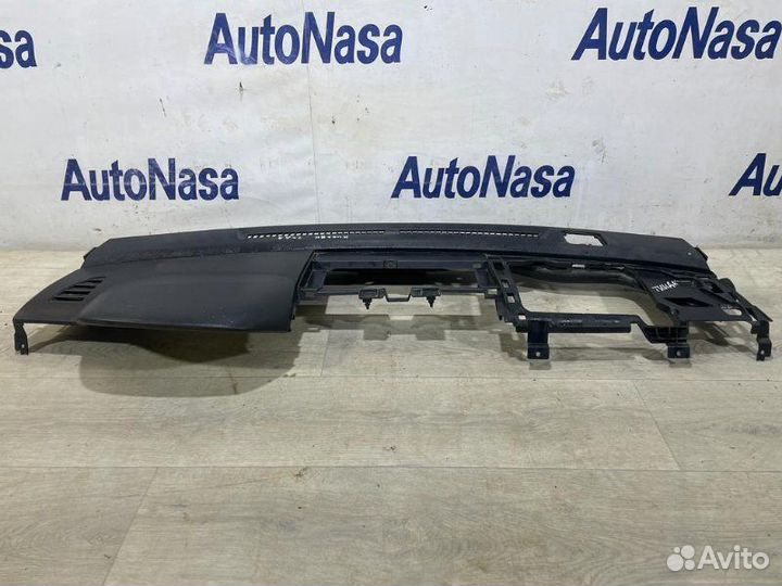 Торпедо Nissan Tiida хетчбэк HR16 2008